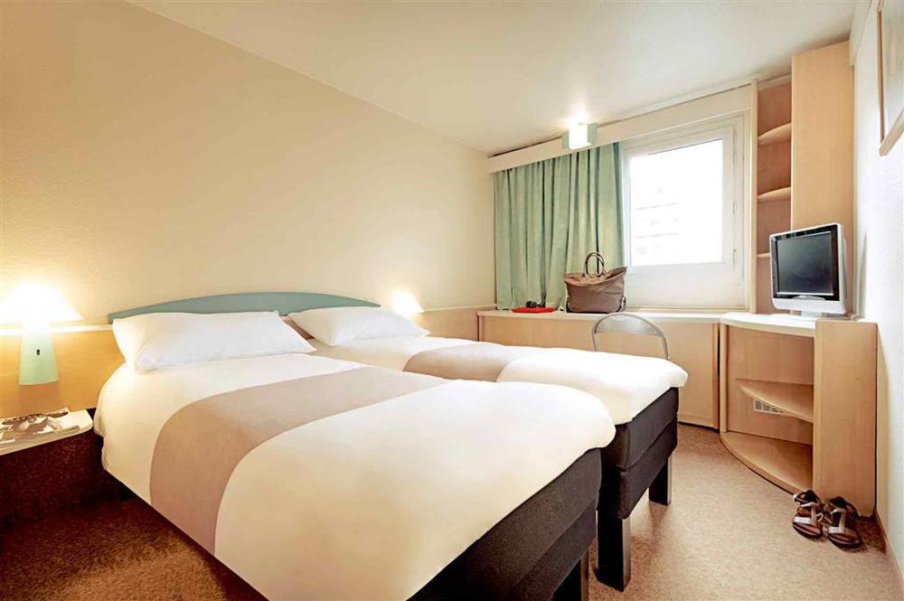 Hotel Ibis Lyon L'Isle D'Abeau Zimmer foto